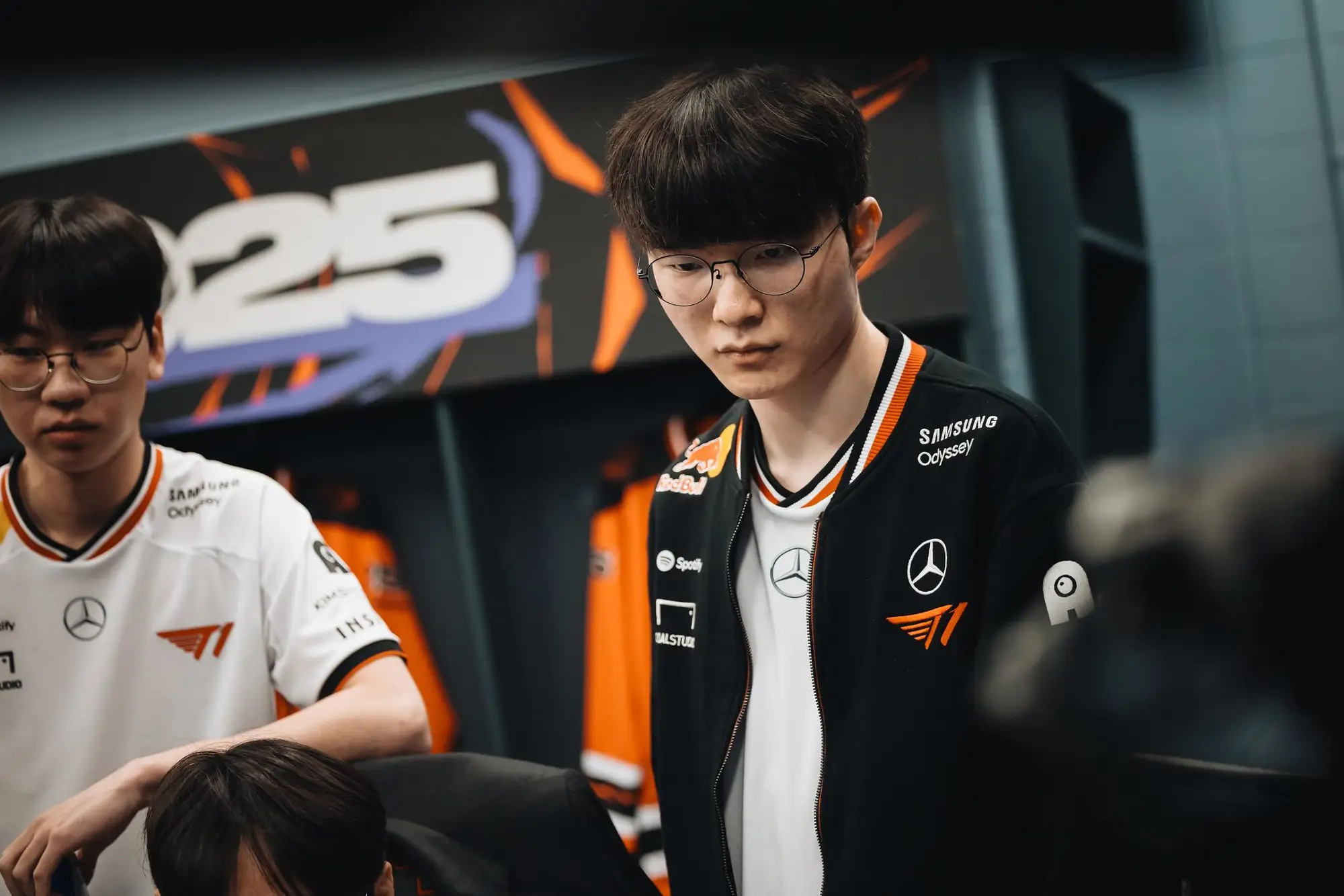 关于Faker爆冷击败FPX,战术调整引爆全场!的信息 关于Faker爆冷击败FPX,战术调整引爆全场!的信息