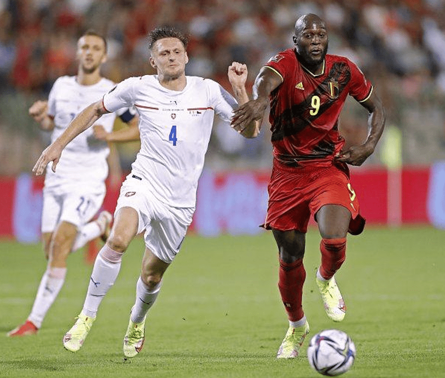 九游娱乐-包含莱万多夫斯基连续五场比赛得分超过逆转，公牛挑战极限！的词条