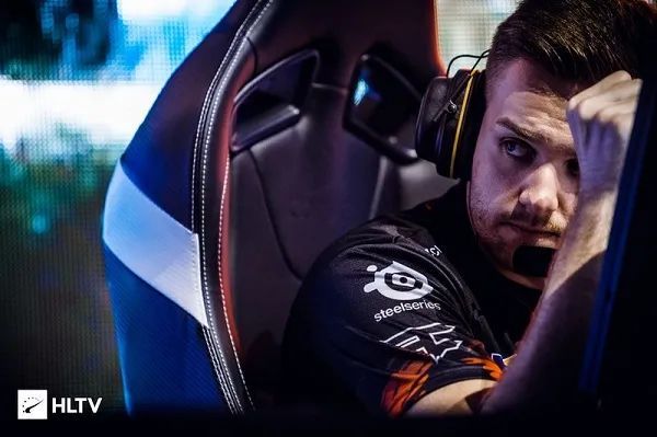 九游娱乐-包含西亚卡姆在G2比赛中绝杀，高光表现引发热议！的词条